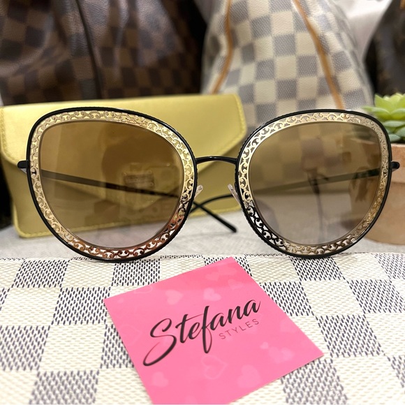 Dolce & Gabbana Women’s DG2226 Sunglasses - Picture 4 of 11